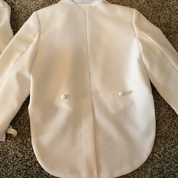 5 piece bright white tuxedo with tails - Picture 3 of 6